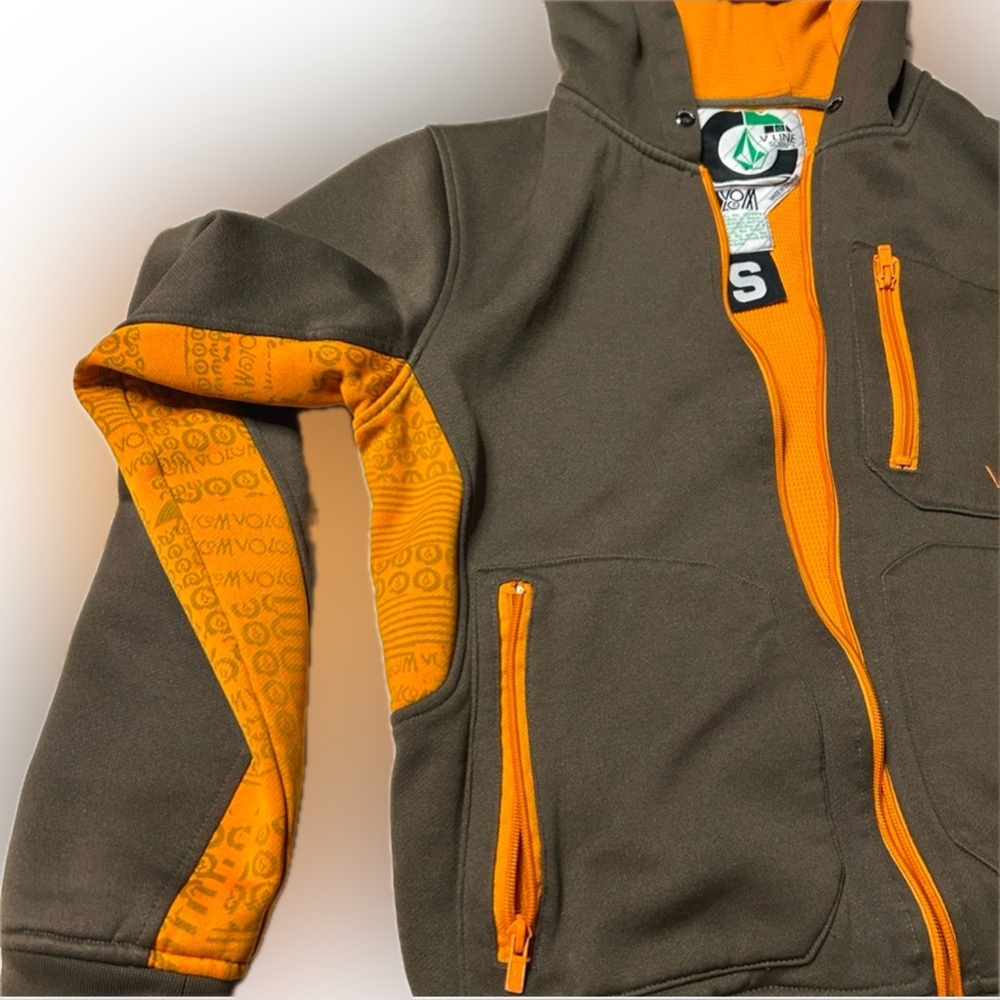 From VOLCOM Snow sweater/ jacket